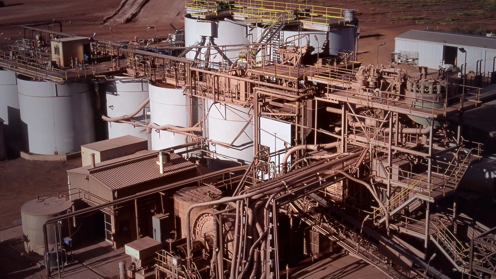 Hydrometallurgical plant